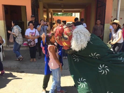 3. Los 14 voluntarios de JICA que participaron en el festival internacional compartieron con los hondureños