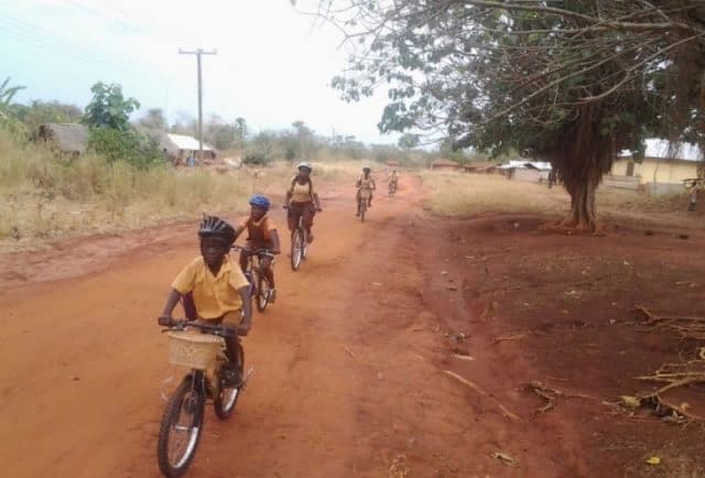 FOTO BICICLETAS DE BAMBÚ