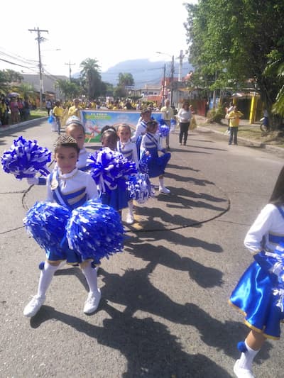 FOTO DESFILE DE PÁRVULOS