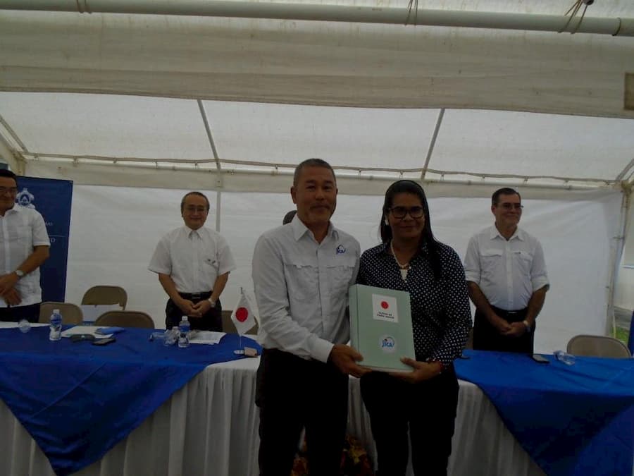 5. Director de JICA Suguru Nakane en la ceremonia oficial de la donación.