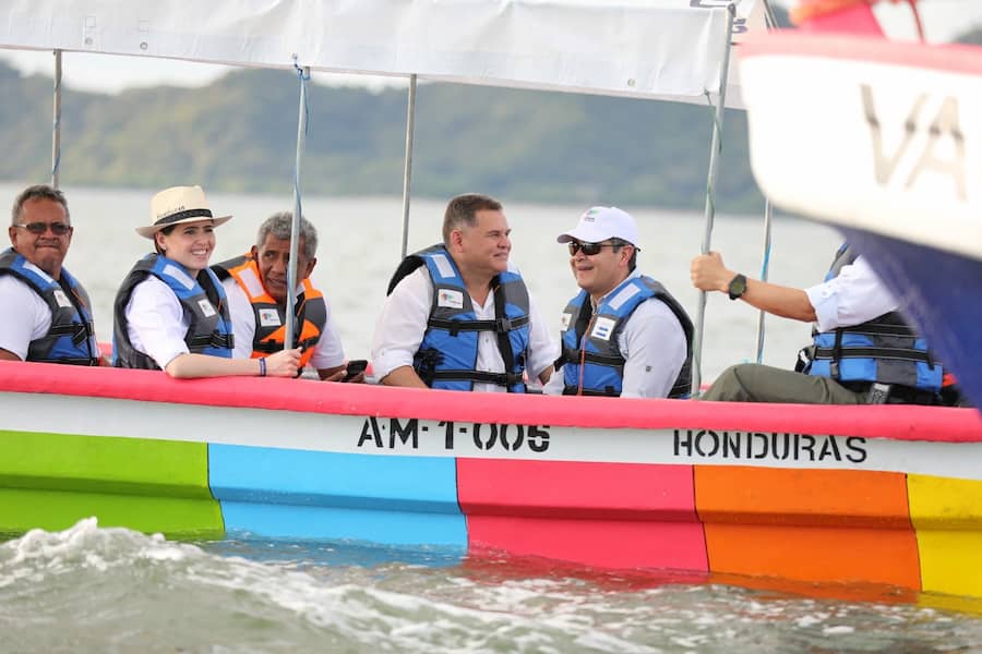 entrega de barco JOH 1