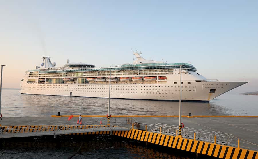 cruceros llega a roatán