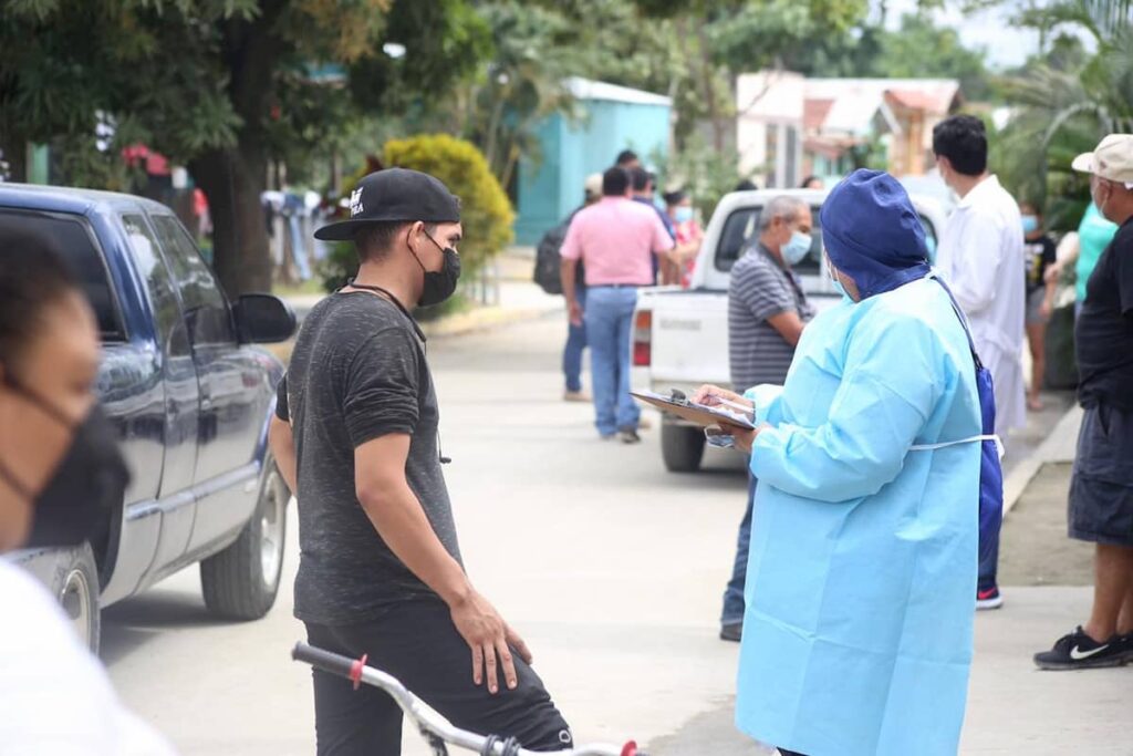 brigadas medicas en la calle 4