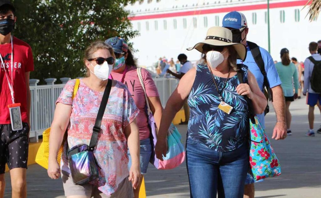 turistas en cruceros