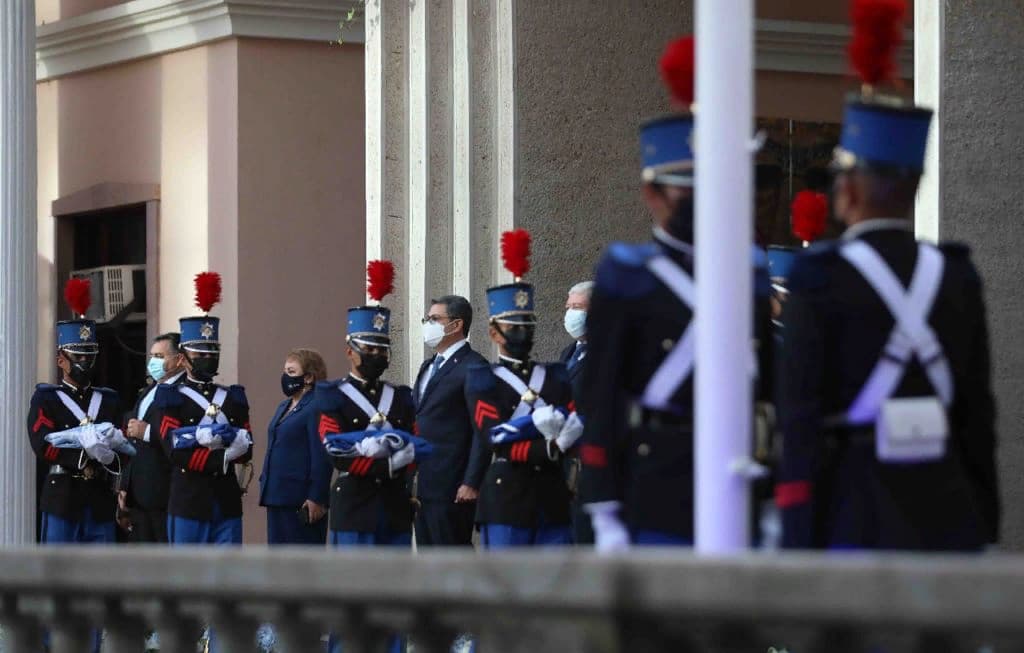 saludo a la bandera