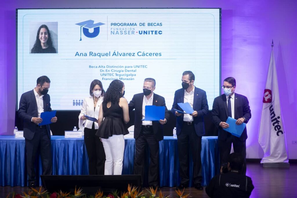 Becas Nasser Unitec FM