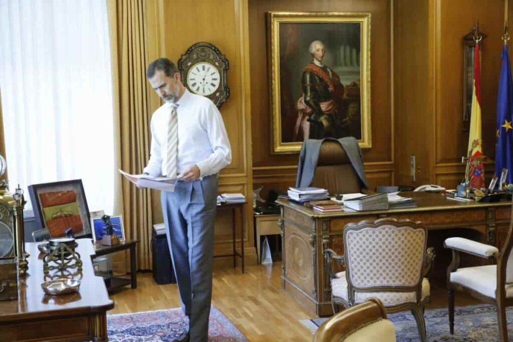 FOTO REY FELIPE VI OFICINA