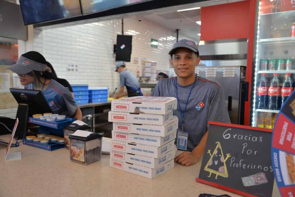 FOTO DOMINOS PIZZA MALL MULTIPLAZA 4